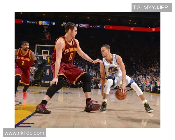 2016年骑士与勇士常规赛精彩回放全景分析与精彩瞬间重温