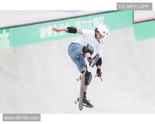 重庆滑板队的状态变革引发热议滑板文化新风潮